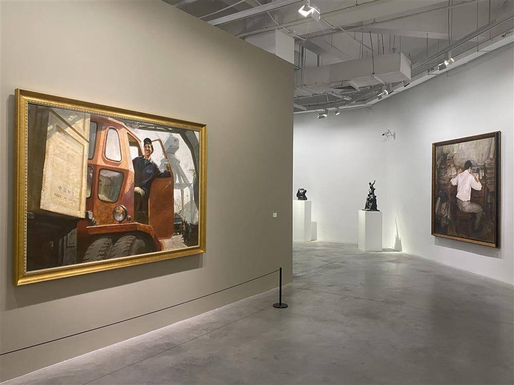 “东方风来——上海油画雕塑院特展”展出