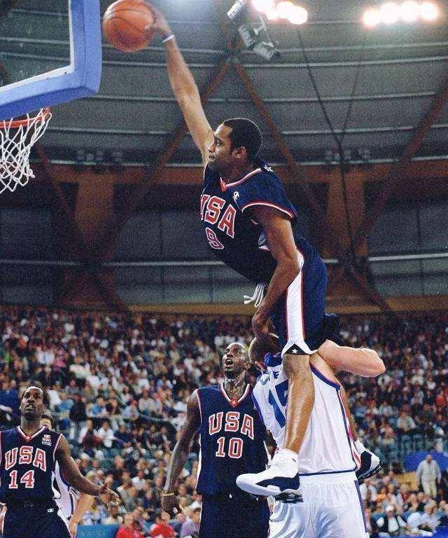 征战NBA22年的卡特<strong></p>
<p>卡特币</strong>,他能够领多少退休金你知道吗?很离谱