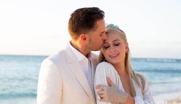 40岁酒店集团千金4度订婚<strong></p>
<p>卡特币</strong>,超大钻戒价值千万,自曝正准备试管