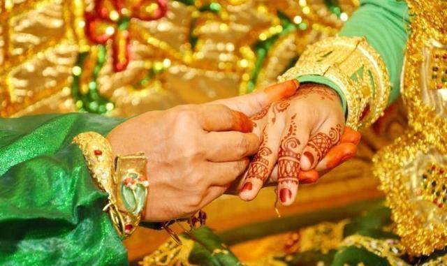 此国男人有福了：新郎上百岁，新娘20岁，彩礼2500元！