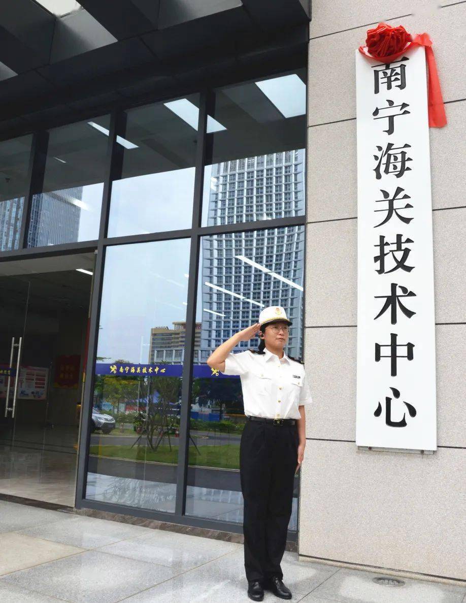 向上向善青年榜样｜国门线上无畏不悔的青春