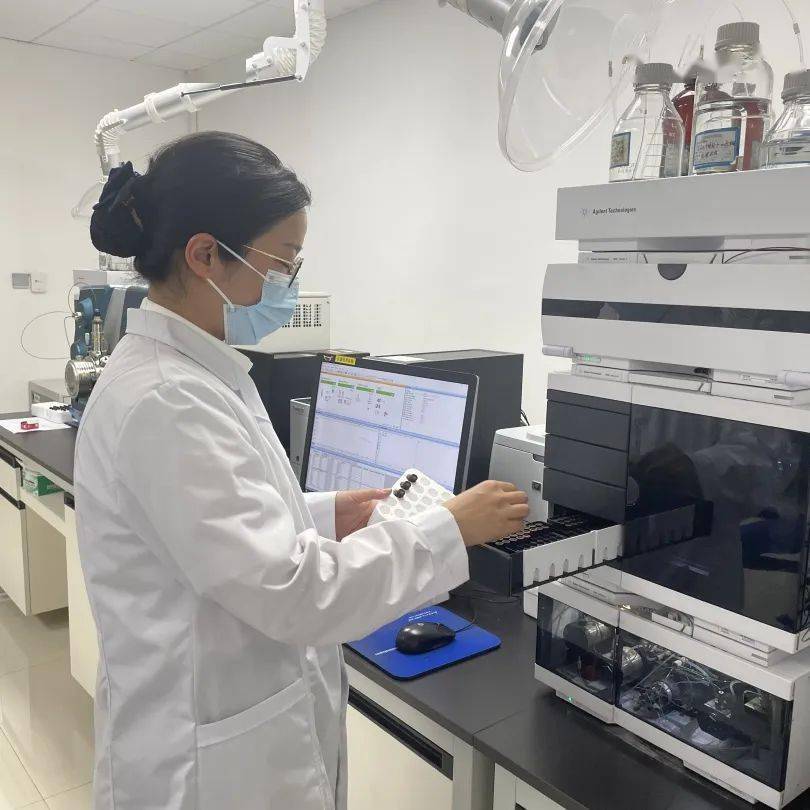 向上向善青年榜样｜国门线上无畏不悔的青春