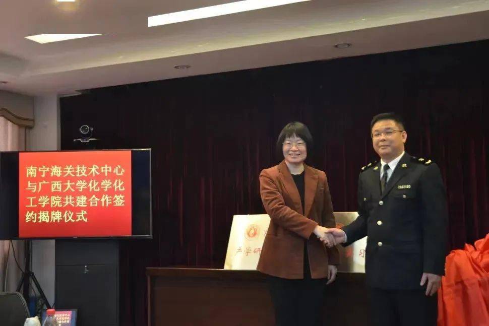 向上向善青年榜样｜国门线上无畏不悔的青春