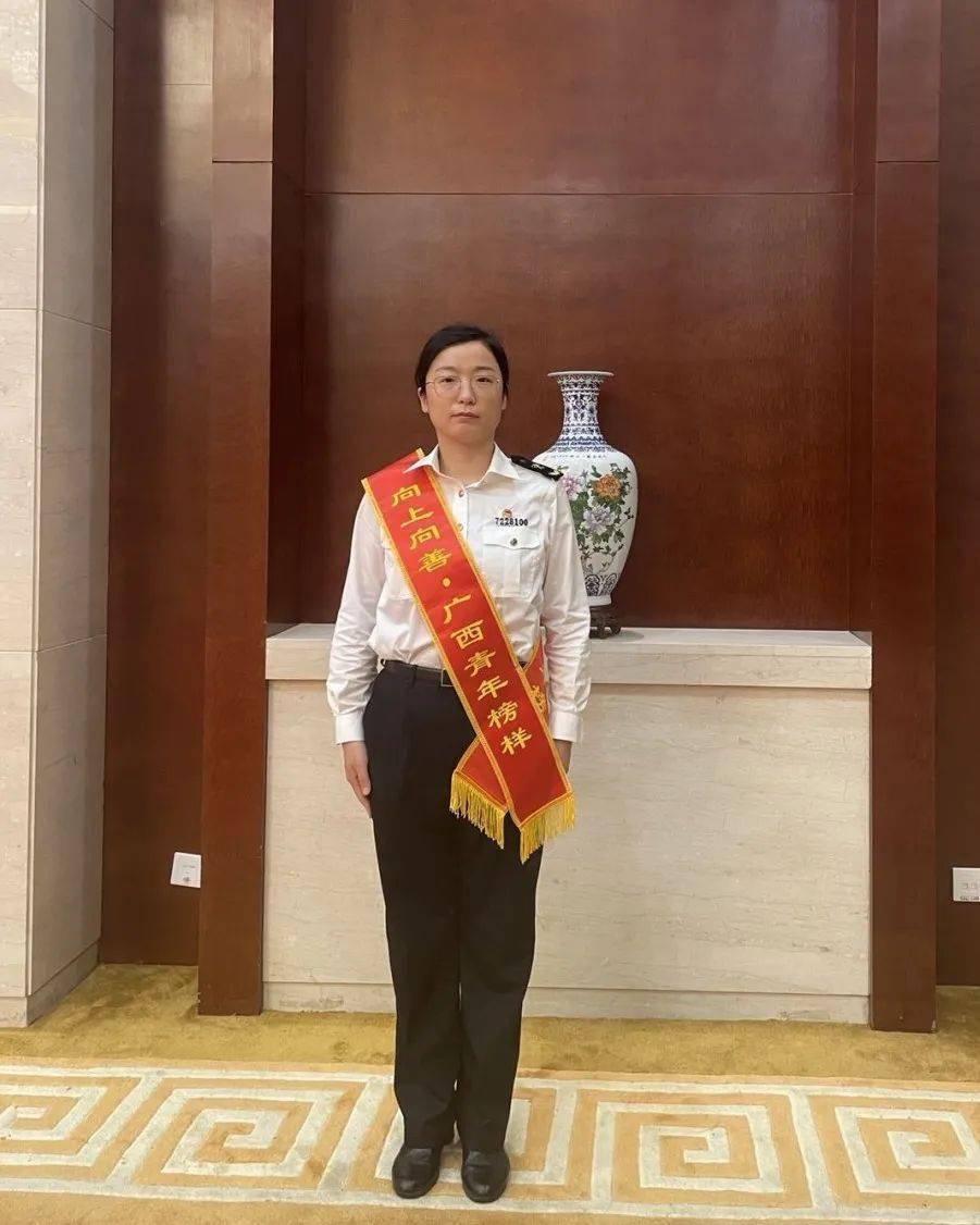 向上向善青年榜样｜国门线上无畏不悔的青春