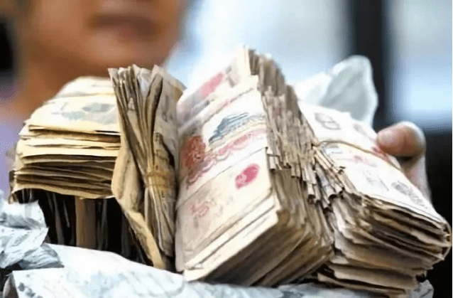 中山鼎艺丰:第四套人民币精品<strong></p>
<p>币倍</strong>,今后或有数十倍爆发潜力!