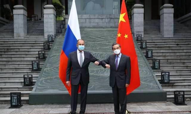 俄罗斯爱上人民币<strong></p>
<p>币倍</strong>，俄证交所成交量增长30倍，西方制裁落单？