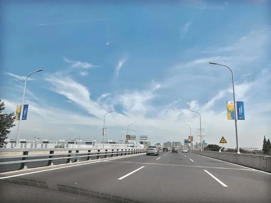 游泰州<strong></p>
<p>泰合币</strong>，遇见省运，和“泰宝”“凤娃”合个影