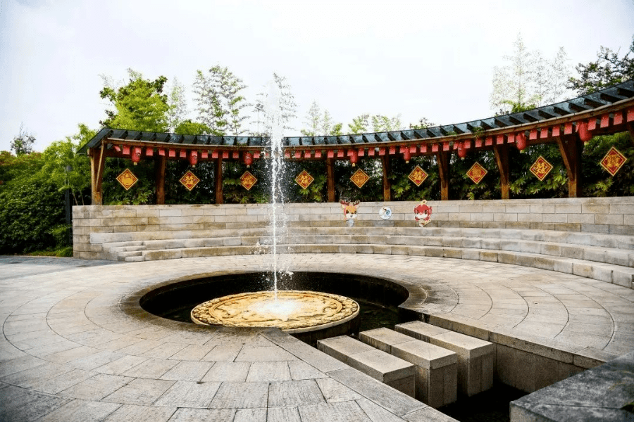 游泰州<strong></p>
<p>泰合币</strong>，遇见省运，和“泰宝”“凤娃”合个影