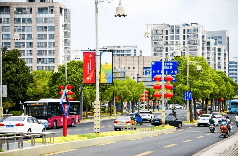 游泰州<strong></p>
<p>泰合币</strong>，遇见省运，和“泰宝”“凤娃”合个影