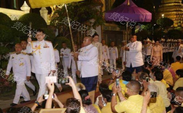 诗妮娜新造型惊艳!换上樱花礼服如沐春风<strong></p>
<p>泰合币</strong>,泰王笑得合不拢嘴