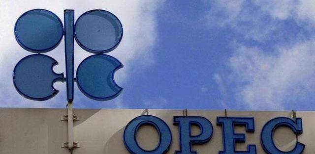 20世纪美元与黄金脱钩<strong></p>
<p>世纪币</strong>,各国却还要跟风?人民币国际化迫在眉睫