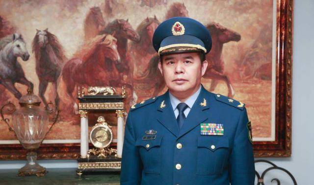 20世纪美元与黄金脱钩<strong></p>
<p>世纪币</strong>,各国却还要跟风?人民币国际化迫在眉睫