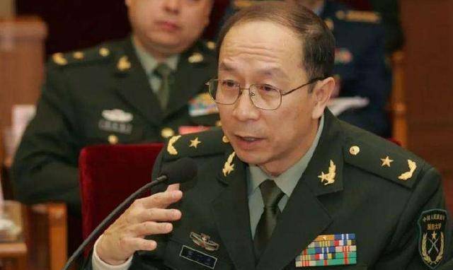 20世纪美元与黄金脱钩<strong></p>
<p>世纪币</strong>,各国却还要跟风?人民币国际化迫在眉睫