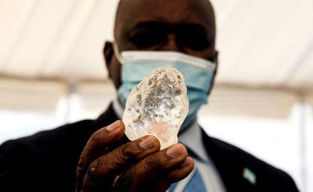 世界第三巨型钻石被发现这颗世纪之钻估值近130亿元人民币