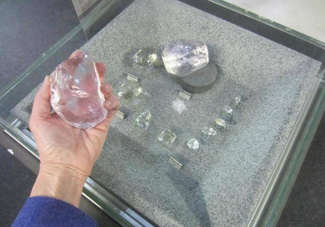 世界第三巨型钻石被发现这颗世纪之钻估值近130亿元人民币