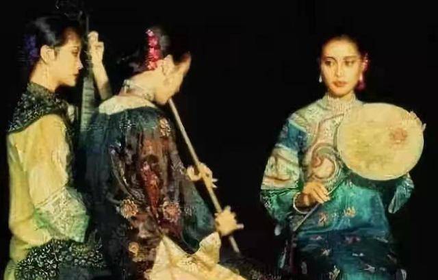 古代逛一次“青楼”<strong></p>
<p>币别换算</strong>,到底要多少银子?换算成人民币,是多少