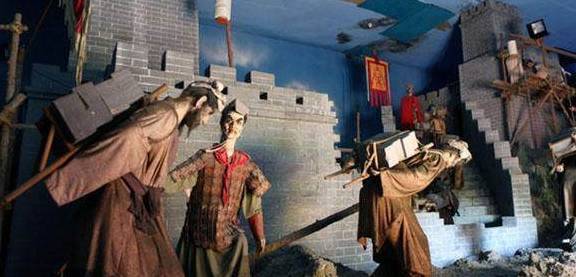 秦始皇修建的长城换算成人民币是多少钱<strong></p>
<p>币别换算</strong>?说出来吓死你