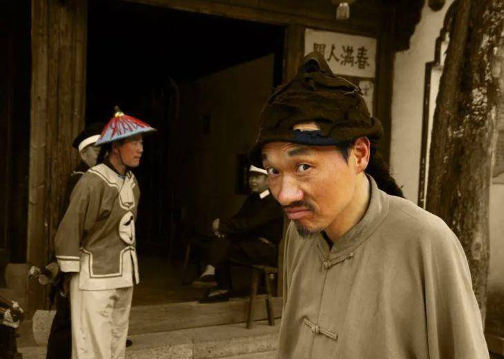 鲁迅当时月工资350块大洋<strong></p>
<p>币别换算</strong>,如果换算成人民币,相当于多少钱?