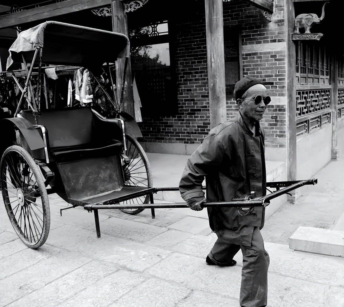 鲁迅当时月工资350块大洋<strong></p>
<p>币别换算</strong>,如果换算成人民币,相当于多少钱?