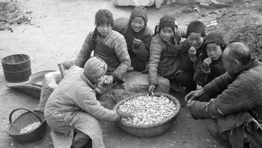 鲁迅当时月工资350块大洋<strong></p>
<p>币别换算</strong>,如果换算成人民币,相当于多少钱?