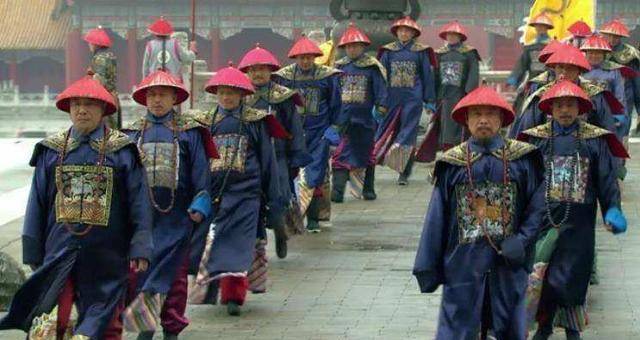 清朝官员退休工资<strong></p>
<p>币别换算</strong>，每年只有50两白银，换算成人民币是多少钱