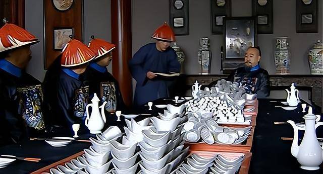 清朝官员退休工资<strong></p>
<p>币别换算</strong>，每年只有50两白银，换算成人民币是多少钱