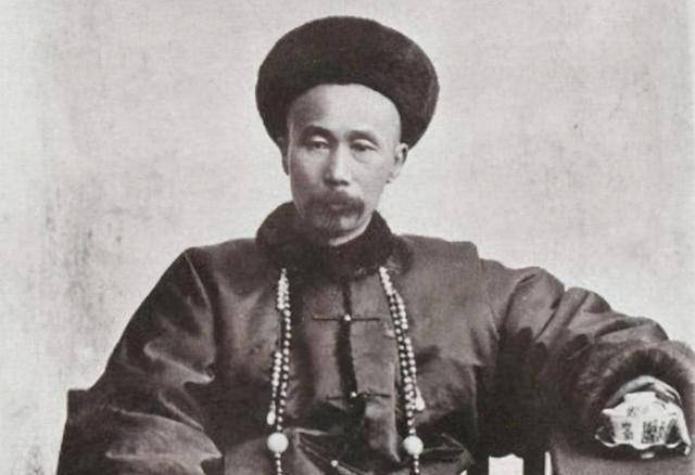 清朝官员退休工资每年是50两白银<strong></p>
<p>币别换算</strong>,换算成如今的人民币值多少?