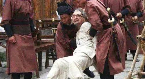 朱元璋规定:贪赃60两银子以上斩首<strong></p>
<p>币别换算</strong>,明朝60两换算成人民币是多少