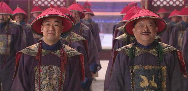 清朝官员退休工资每年是50两白银，换算成如今的人民币，值多少？