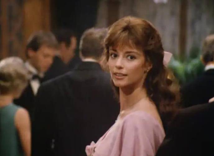 《荆棘鸟》:三只“荆棘鸟”<strong></p>
<p>三鸟币</strong>,三种女性形象代表着不同的爱情观