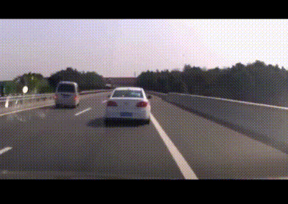 搞笑GIF:锅:我已结网<strong></p>
<p>蛋币网</strong>,蛋是跑不了的