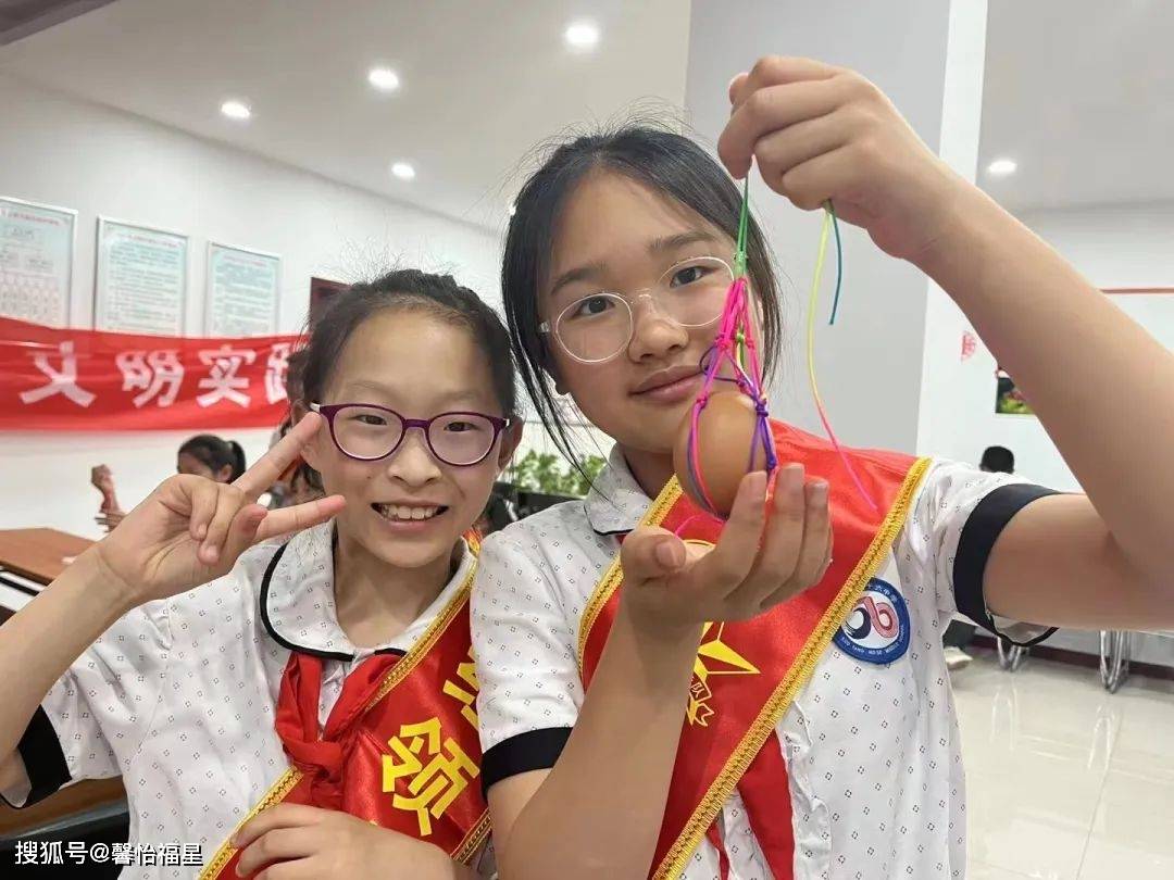 周山路街道社工站|“六一遇上端午、童心畅享快乐”——手工五彩蛋网DIY活动