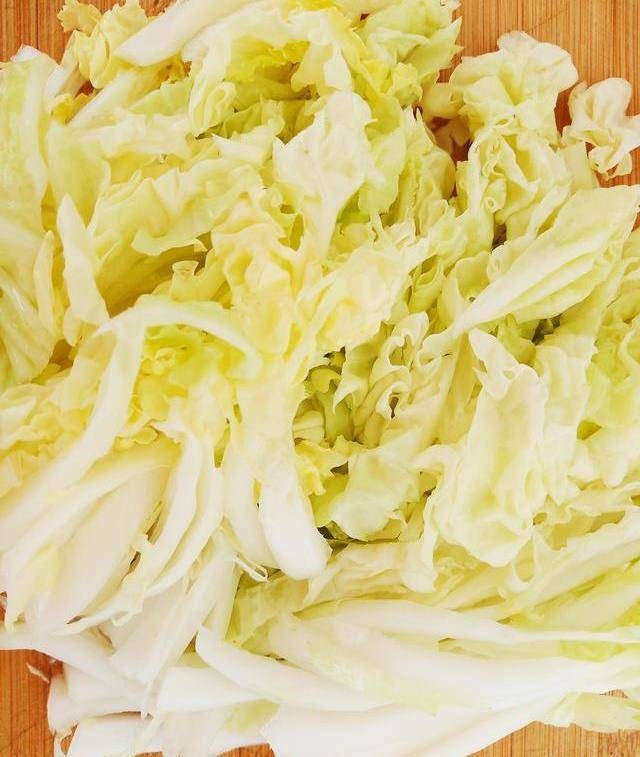 今天做了个全网都在流行的荷包蛋焖面<strong></p>
<p>蛋币网</strong>，味道好极了