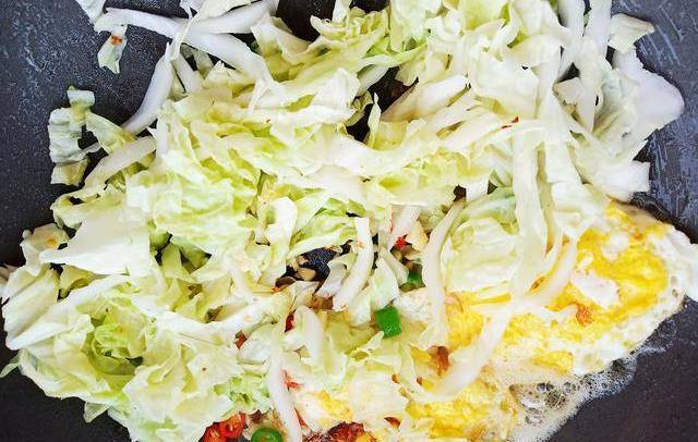 今天做了个全网都在流行的荷包蛋焖面<strong></p>
<p>蛋币网</strong>，味道好极了