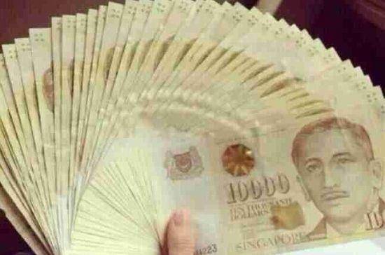 此国最大钱币面值5万人民币<strong></p>
<p>月亮币</strong>,有七成是华人,国旗上有五颗五角星