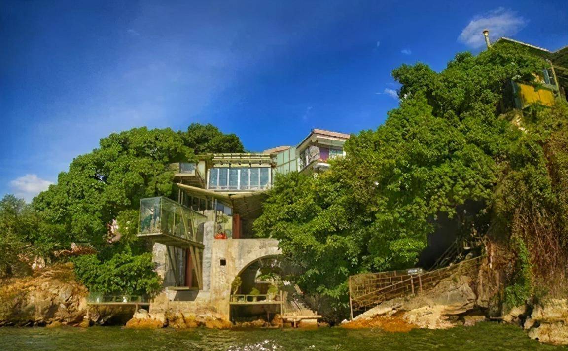 杨丽萍3000万“月亮宫”太美<strong></p>
<p>月亮币</strong>,四面朝海春暖花开,像人间仙境