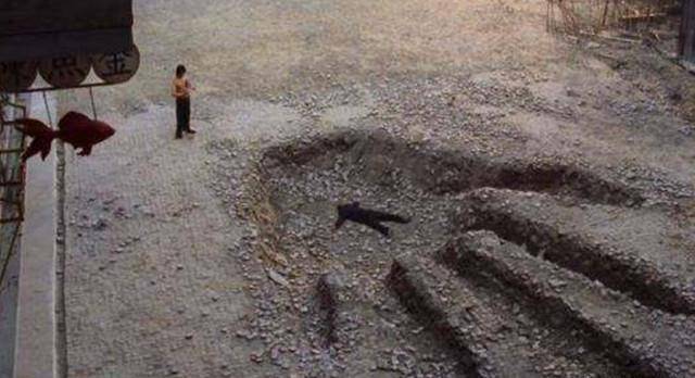 刘德华最失意的一年<strong></p>
<p>币天下</strong>，连当两部过亿大片男一号，却依旧输给周星驰