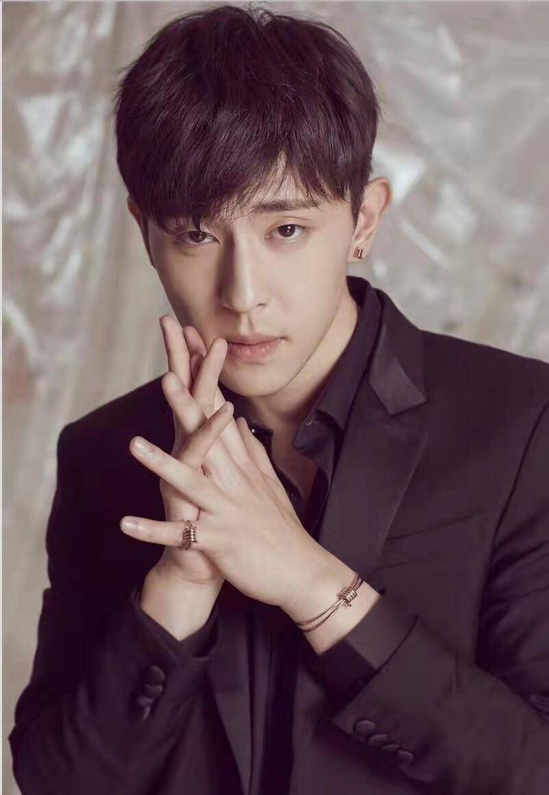 为什么明星赚那么多钱，还要偷税漏税？邓伦事件背后的秘密