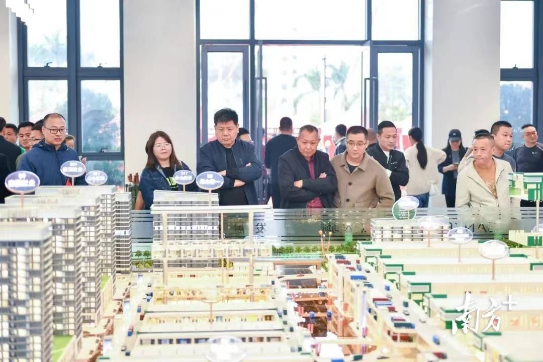 打造一级市场<strong></p>
<p>股票一级市场</strong>，省市重点项目粤东三科农商城步入快车道