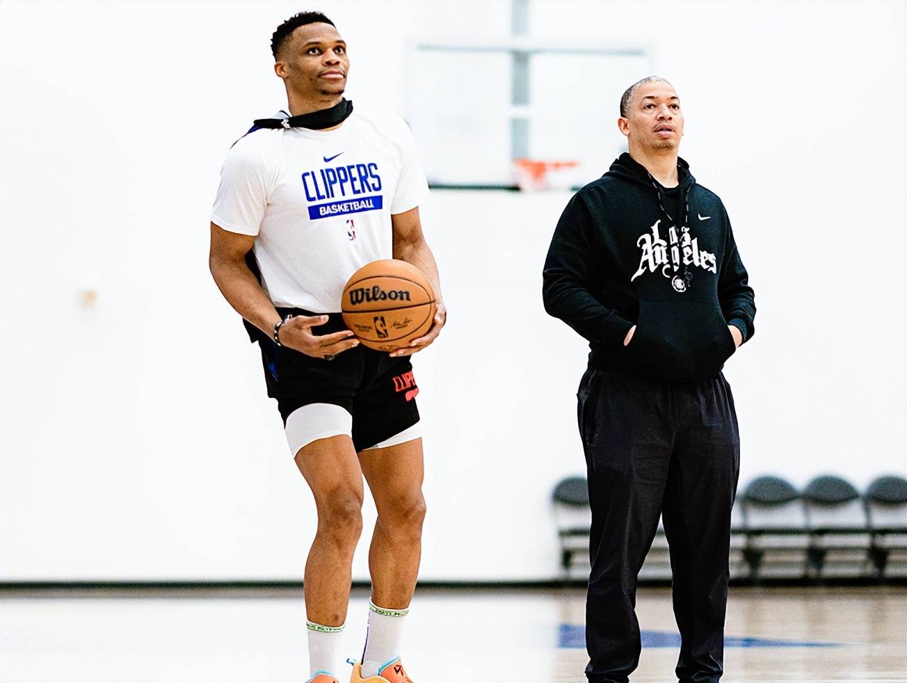 1年4700万美金!1年380万美金!威少创耻辱纪录<strong></p>
<p>美金交易</strong>,快船酝酿大交易