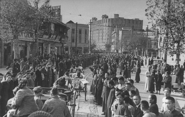 老蒋炒股到底投了多少钱?打仗都没有心思<strong></p>
<p>股市行情</strong>,抽空收听股市行情!