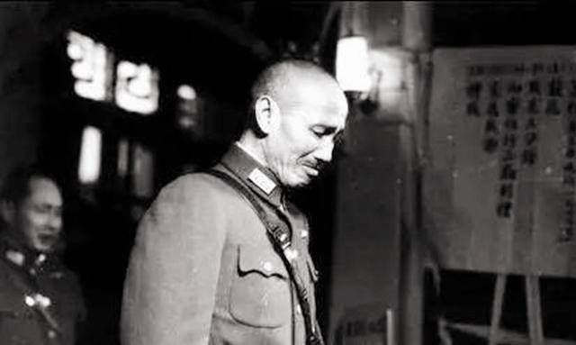 老蒋炒股到底投了多少钱?打仗都没有心思<strong></p>
<p>股市行情</strong>,抽空收听股市行情!