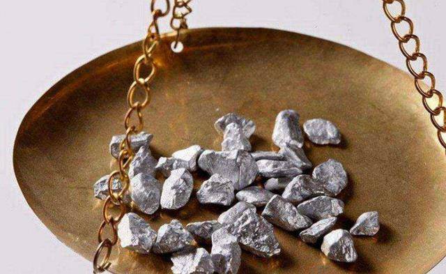 散碎银子作为货币<strong></p>
<p>货币怎么买</strong>,根本没有面额,古人是怎么交易的?