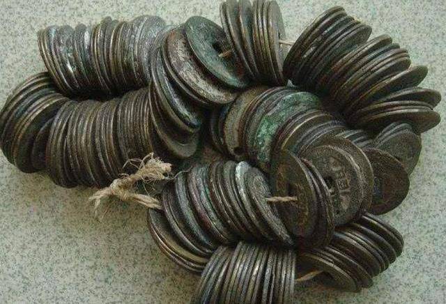 散碎银子作为货币<strong></p>
<p>货币怎么买</strong>,根本没有面额,古人是怎么交易的?