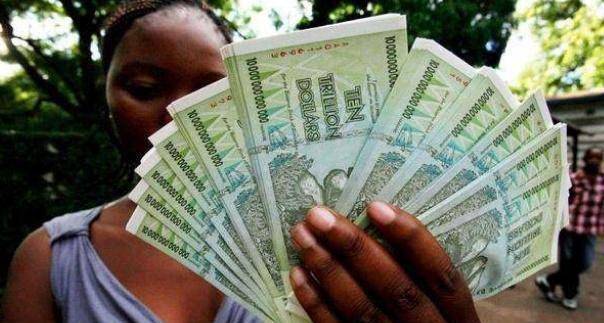 非洲这国大肆发行货币<strong></p>
<p>货币怎么买</strong>,造成通货膨胀,买菜都需要背着一麻袋钱