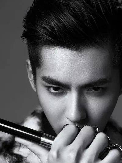 天天哄粉丝玩<strong></p>
<p>币圈怎么玩</strong>?黄子韬你怎么出圈了?