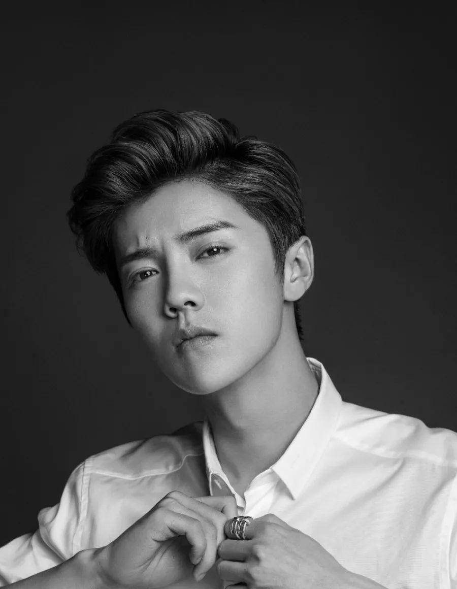 天天哄粉丝玩<strong></p>
<p>币圈怎么玩</strong>?黄子韬你怎么出圈了?