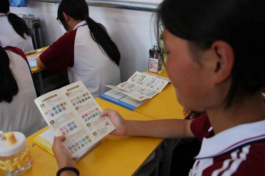 人行衡水分行联合衡水银行开展反假货币进校园宣传活动