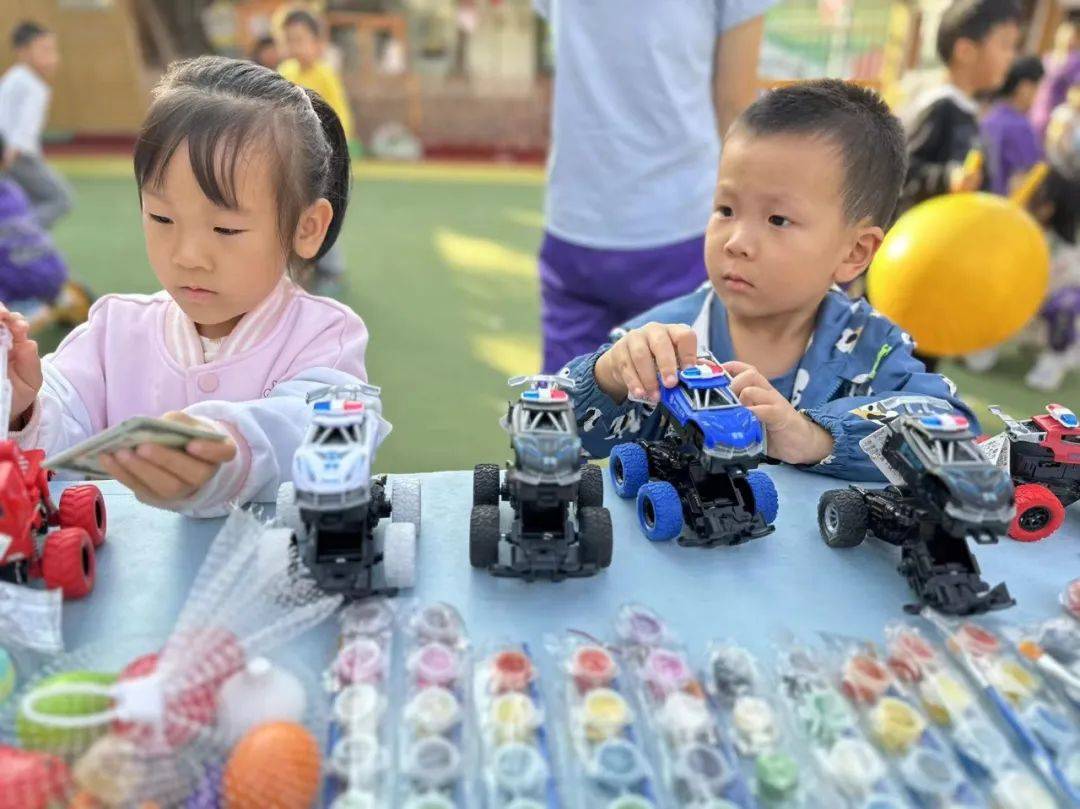 【园所动态】“礼物兑换<strong></p>
<p>快币兑换</strong>,让爱循环”天爱美幼儿园“天爱币”兑换礼物活动!