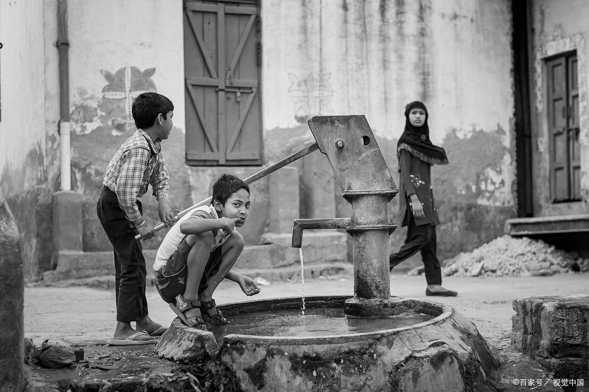 成都亚恒丰创教育科技：原画稿酬是怎么算的